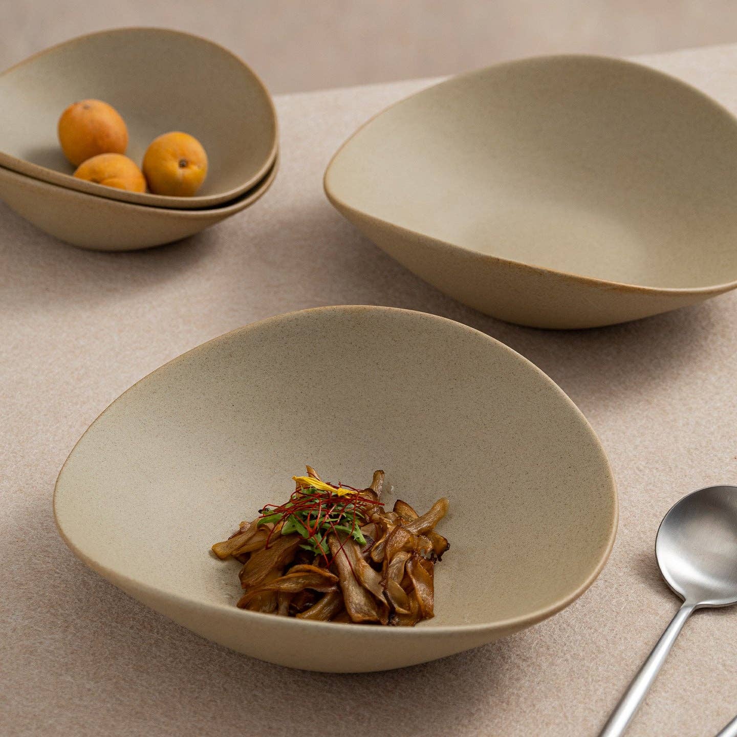 Gohobi （We cover U.S. import duties） – wholesale Serving bowl – Gohobi Japanese Ceramic Irregular Salad Bowl9