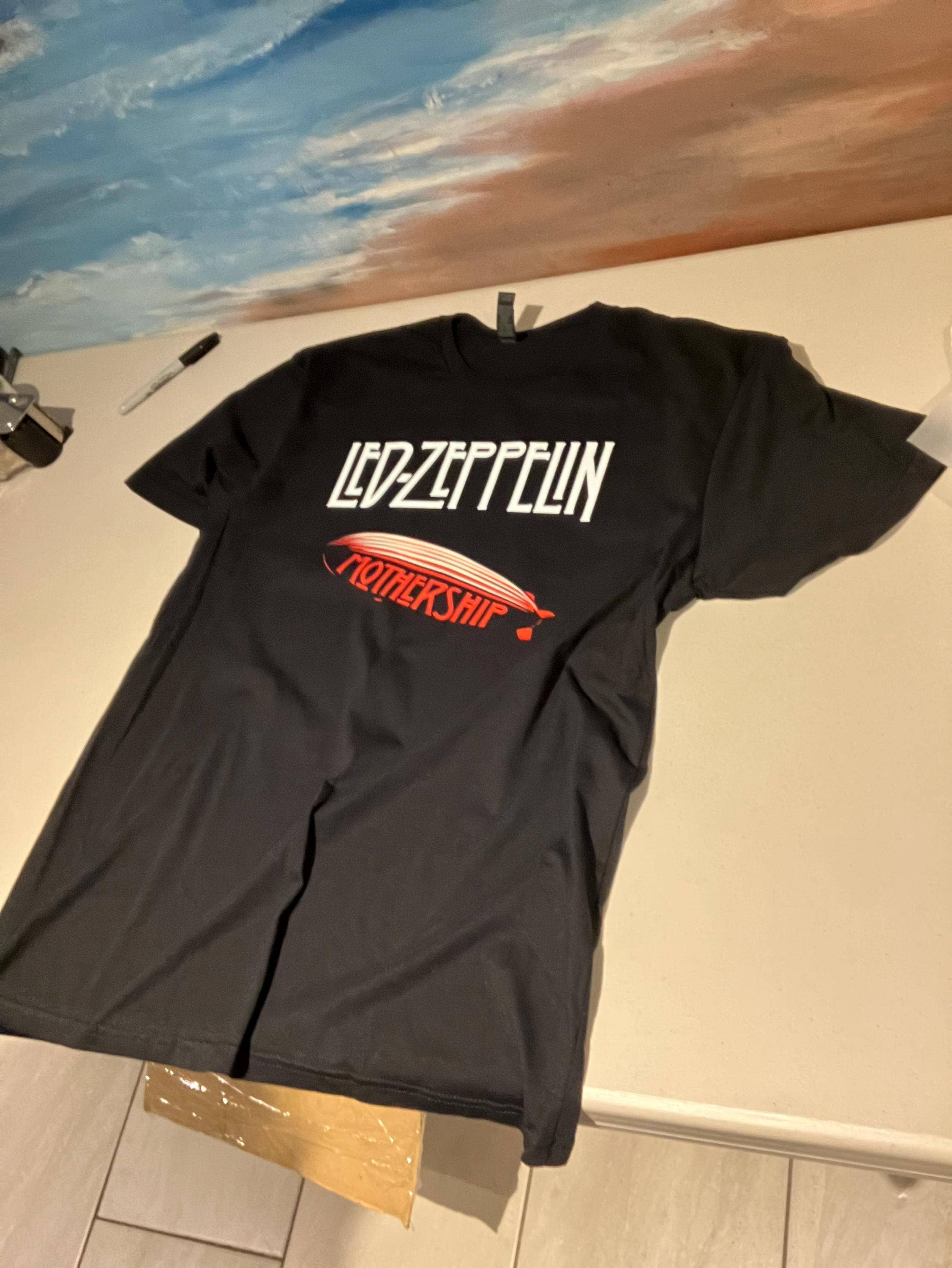 TheKingShirt - Wholesale Graphic Sweatshirt - Women's - Led Zeppelin Classic Rock Band Graphic Tee Unisex Music1