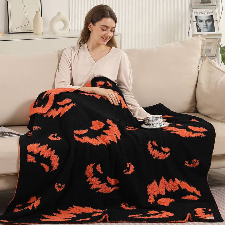 Sensibling Corp. - Wholesale Throw blanket - Halloween Bat Patterned Reversible Throw Blanket13