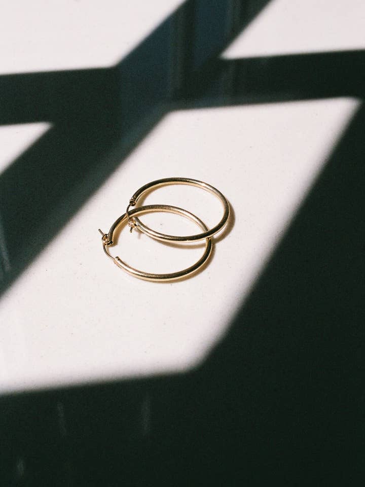 Vacay Hoops för wholesale av H E I R | R A L E I G H