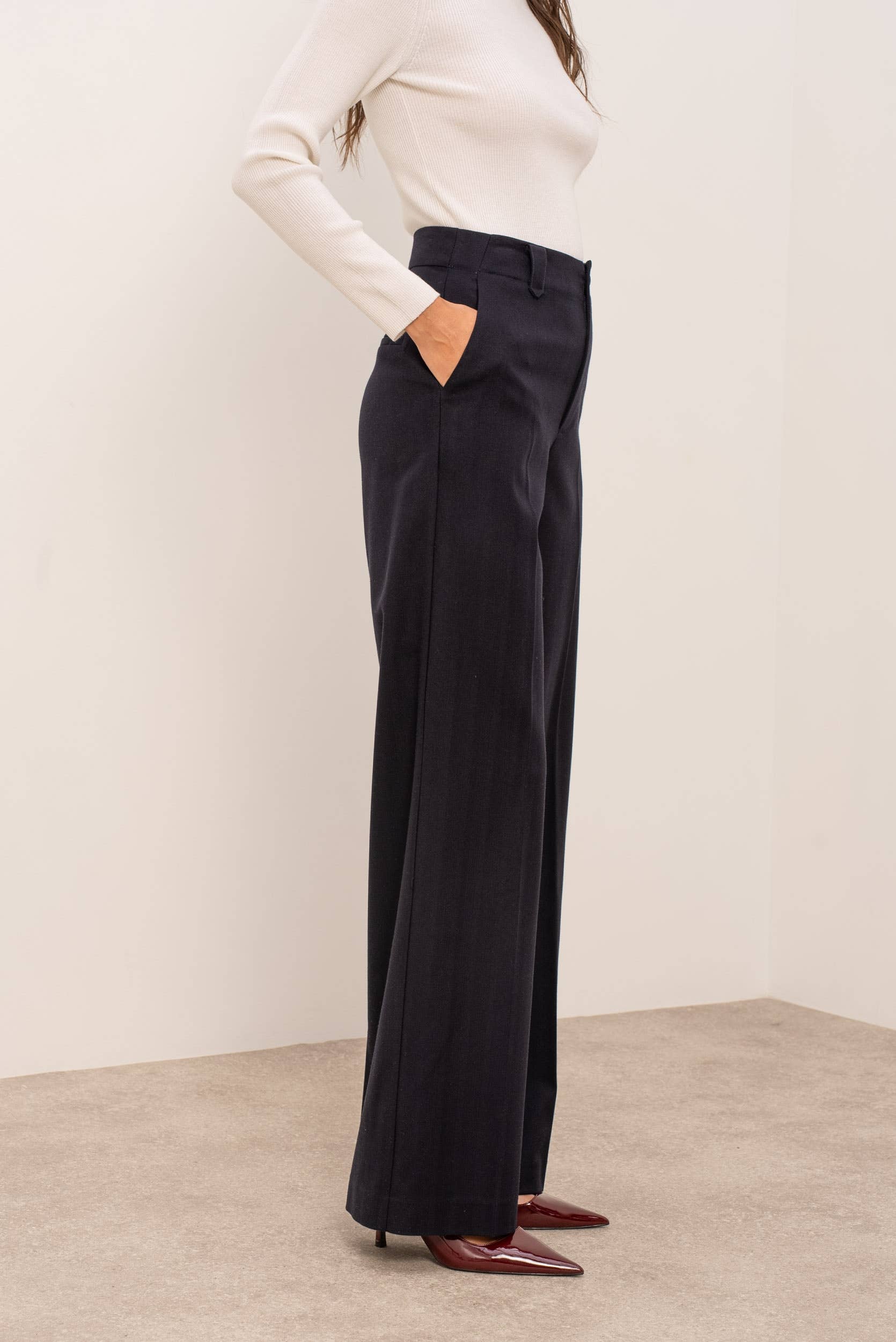Attentif Paris - Wholesale Suit Pants - Women's - Straight-cut tailored trousers3
