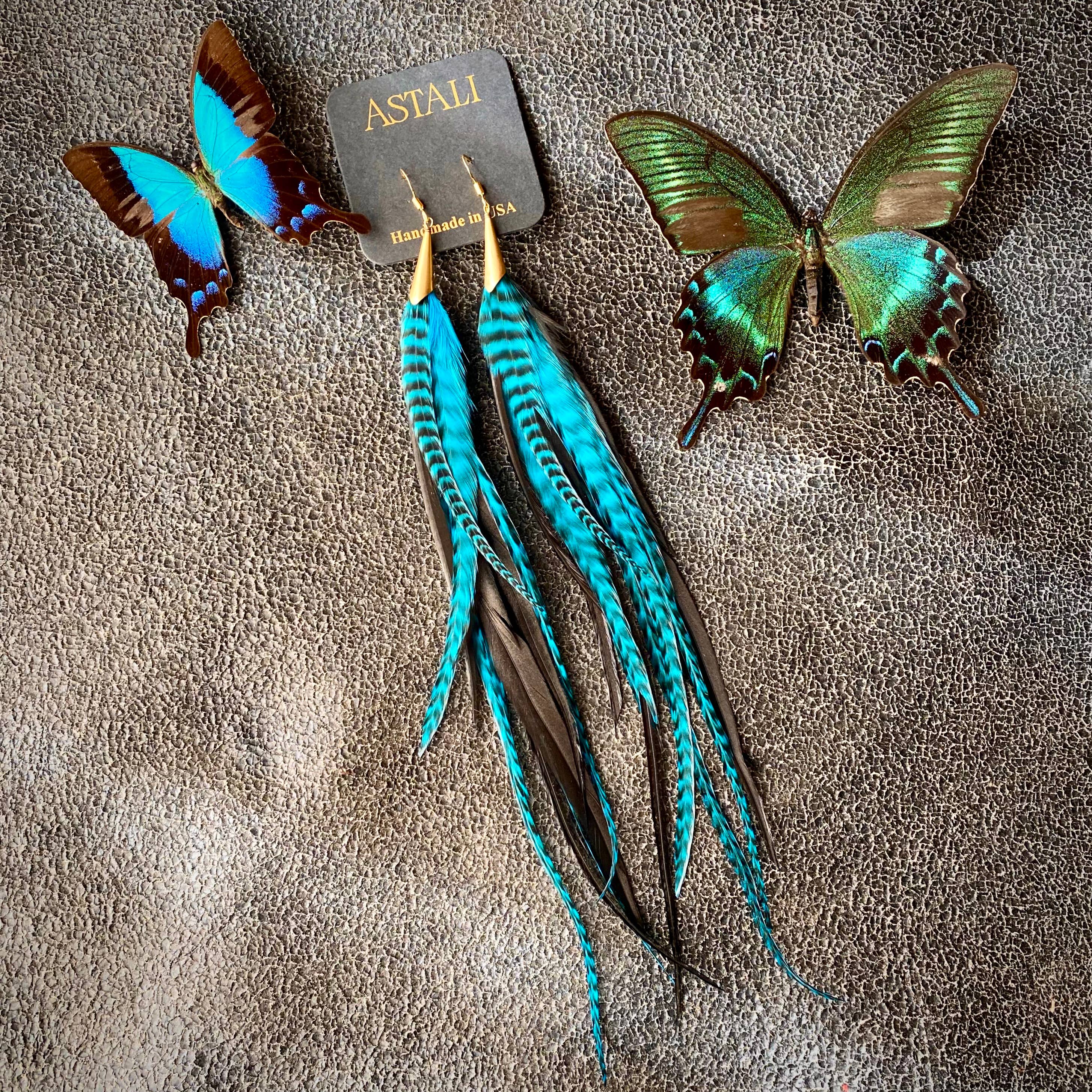 ASTALI - Venta al por mayor Pendientes colgantes - Pendientes largos con forma de pluma y cono, color turquesa y negro y dorado3