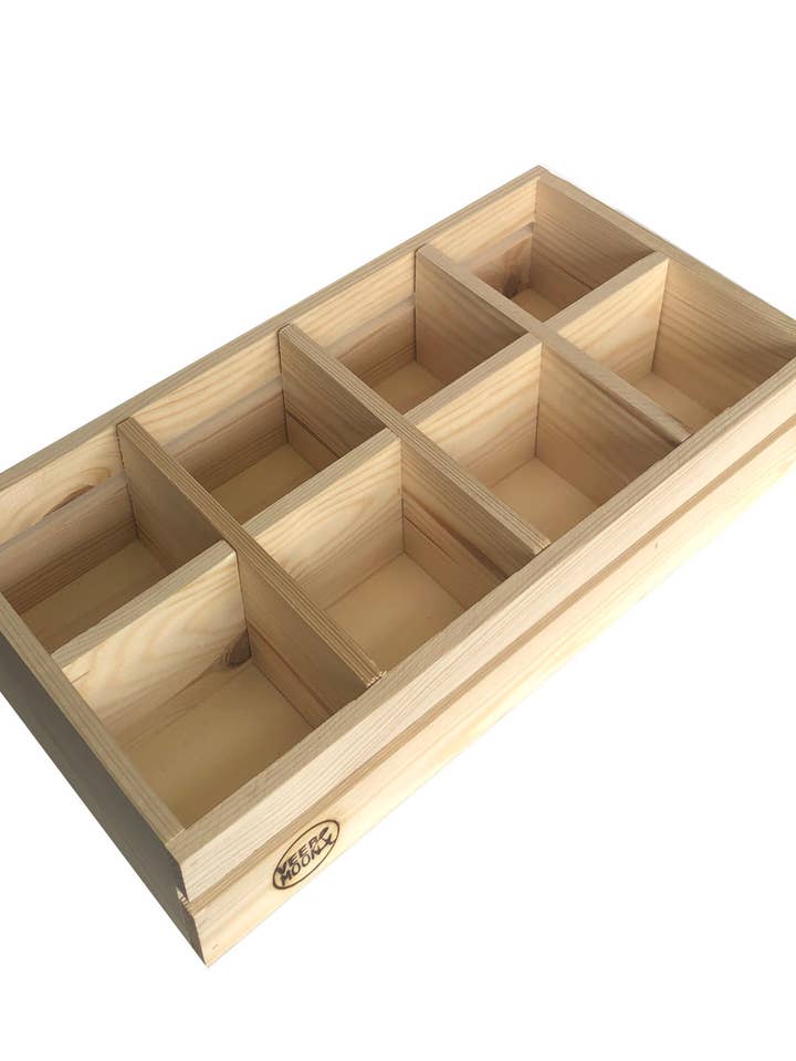 Trææske med 8 rum til 8 forskellige slags blomsterfrø for engroshandel hos Veer&Moon