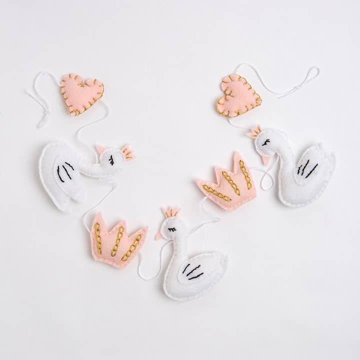 Wool Couture Company - Wholesale DIY Craft Kit - Swan Garland Felt Beginner Craft Kit5