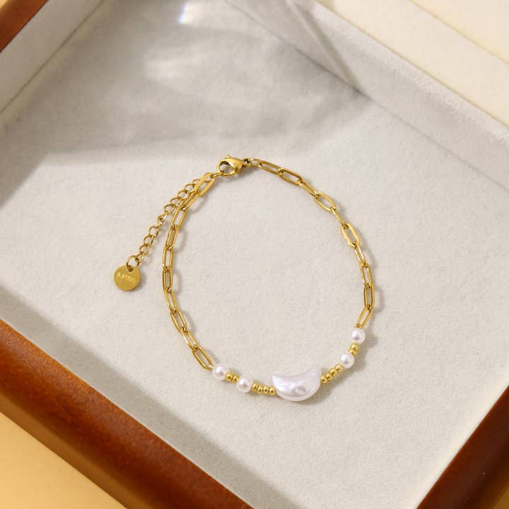 Eclat Paris - Wholesale Armband met gebedskralen - Gouden kettingarmband met maan en parel