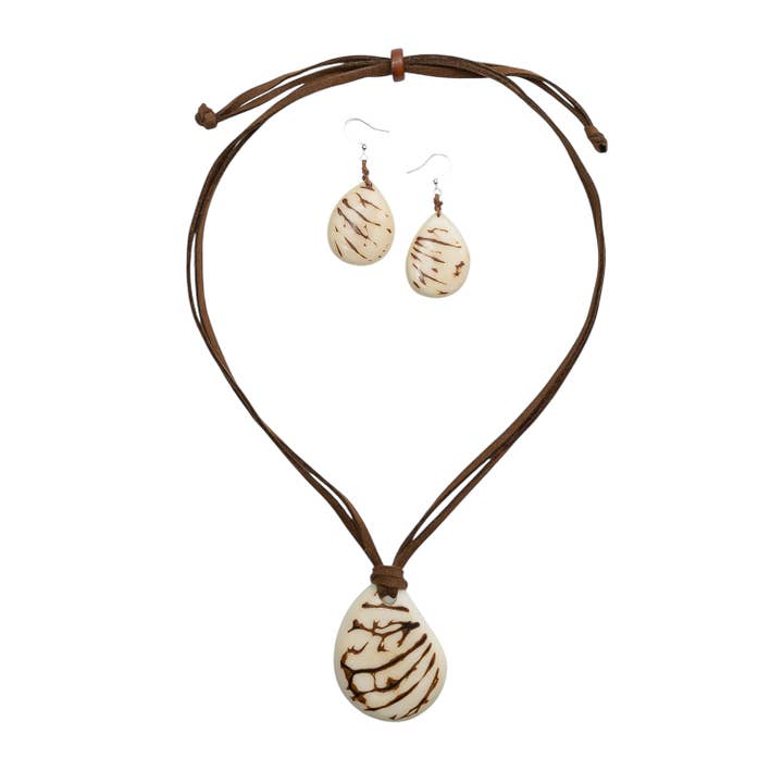 Andrea Necklace Set and other Purchase Wholesale leather necklace cord. Free Returns & Net 60 Terms on Faire trending on Faire.