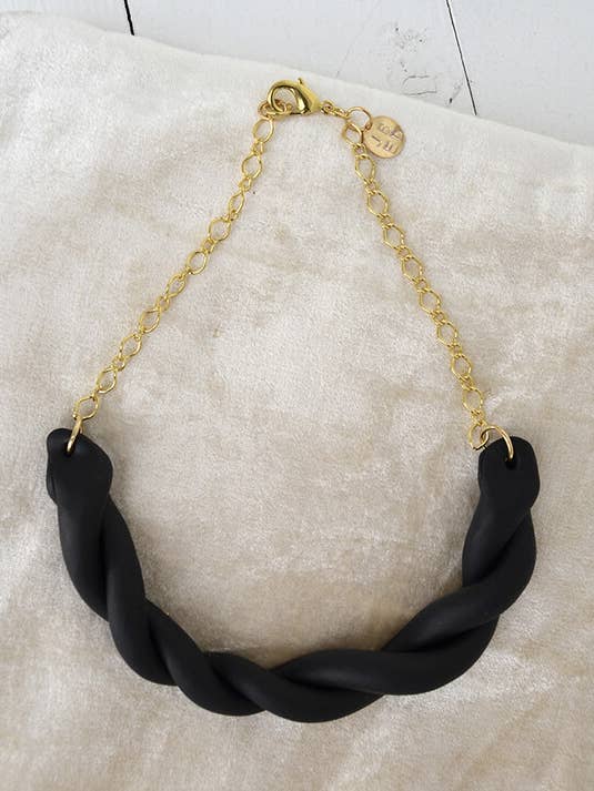 Collana ritorta. per la vendita all'ingrosso da parte di Jewelry By Elina Dahl