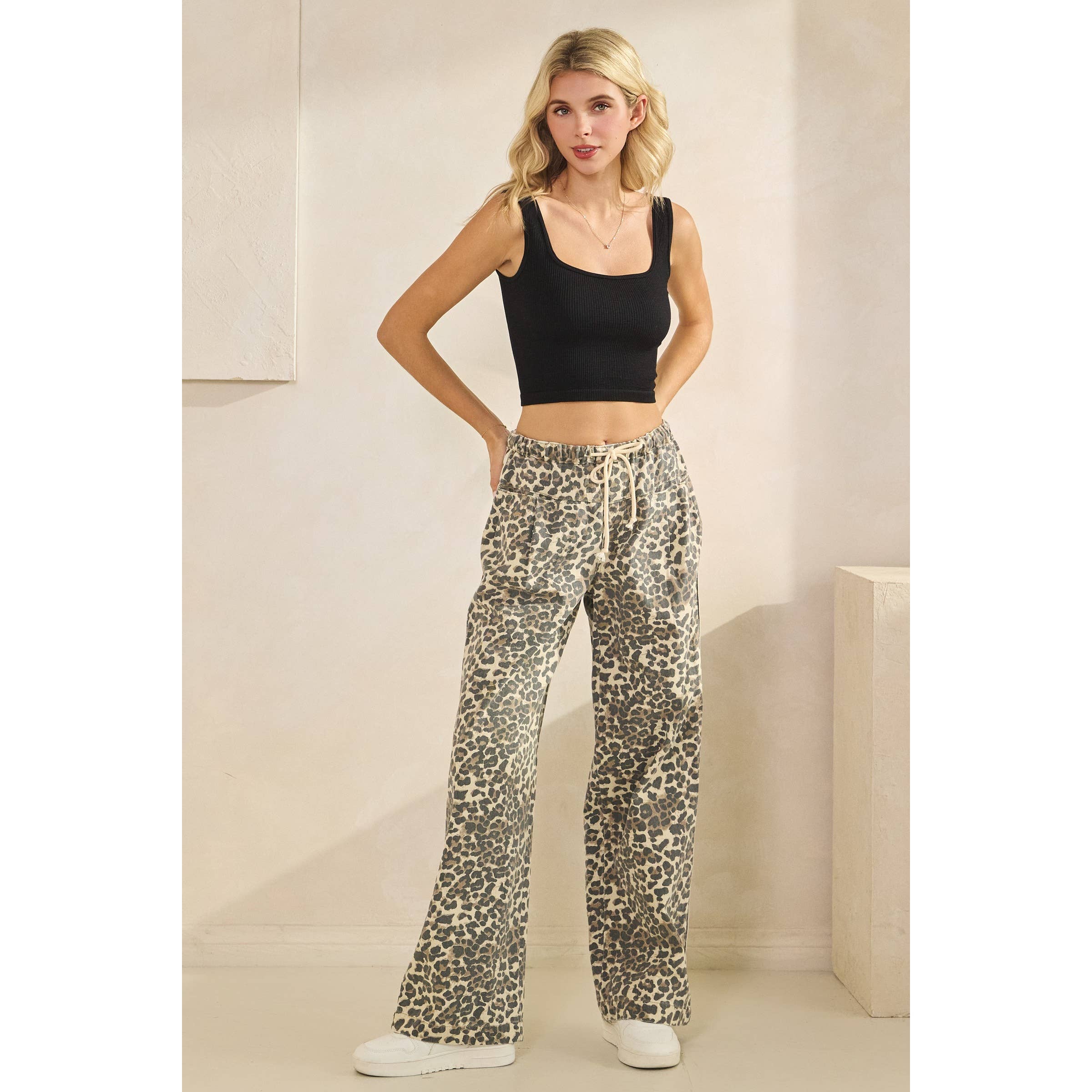 Veveret – wholesale Pants – Women's – Leopard Printed Striped Wide Legged Pants7