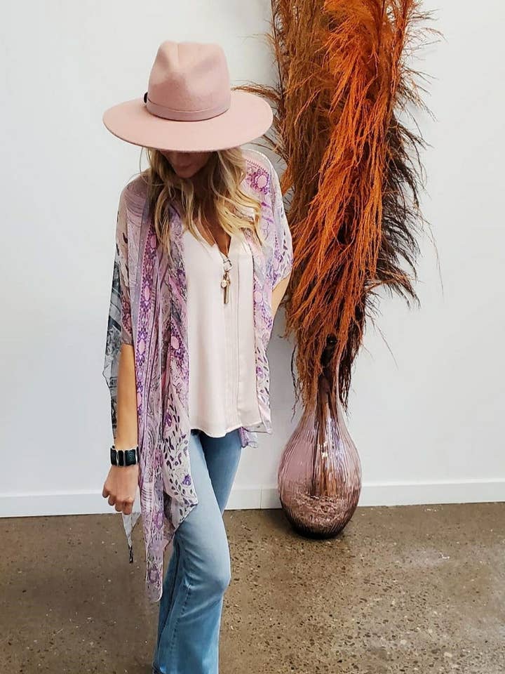 Kimono à imprimé bohème pour la vente par Baz Apparel