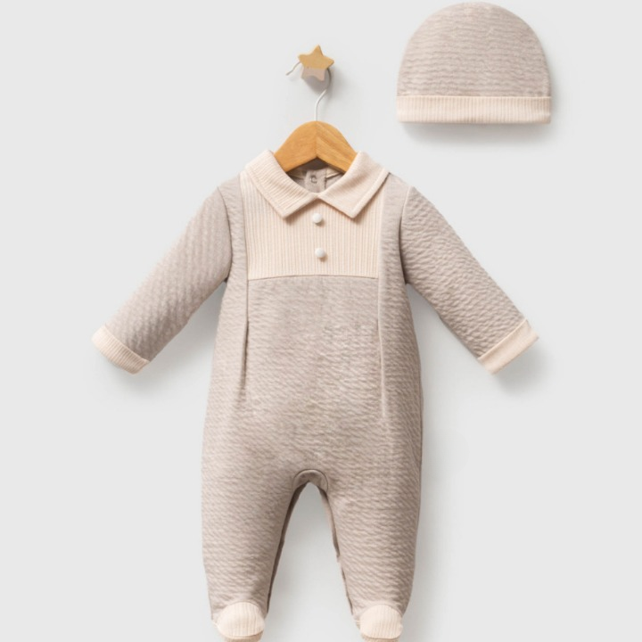 Omnis Pura – wholesale Clothing set – Baby – Vintage-Inspired Muslin Romper & Bonnet Set0