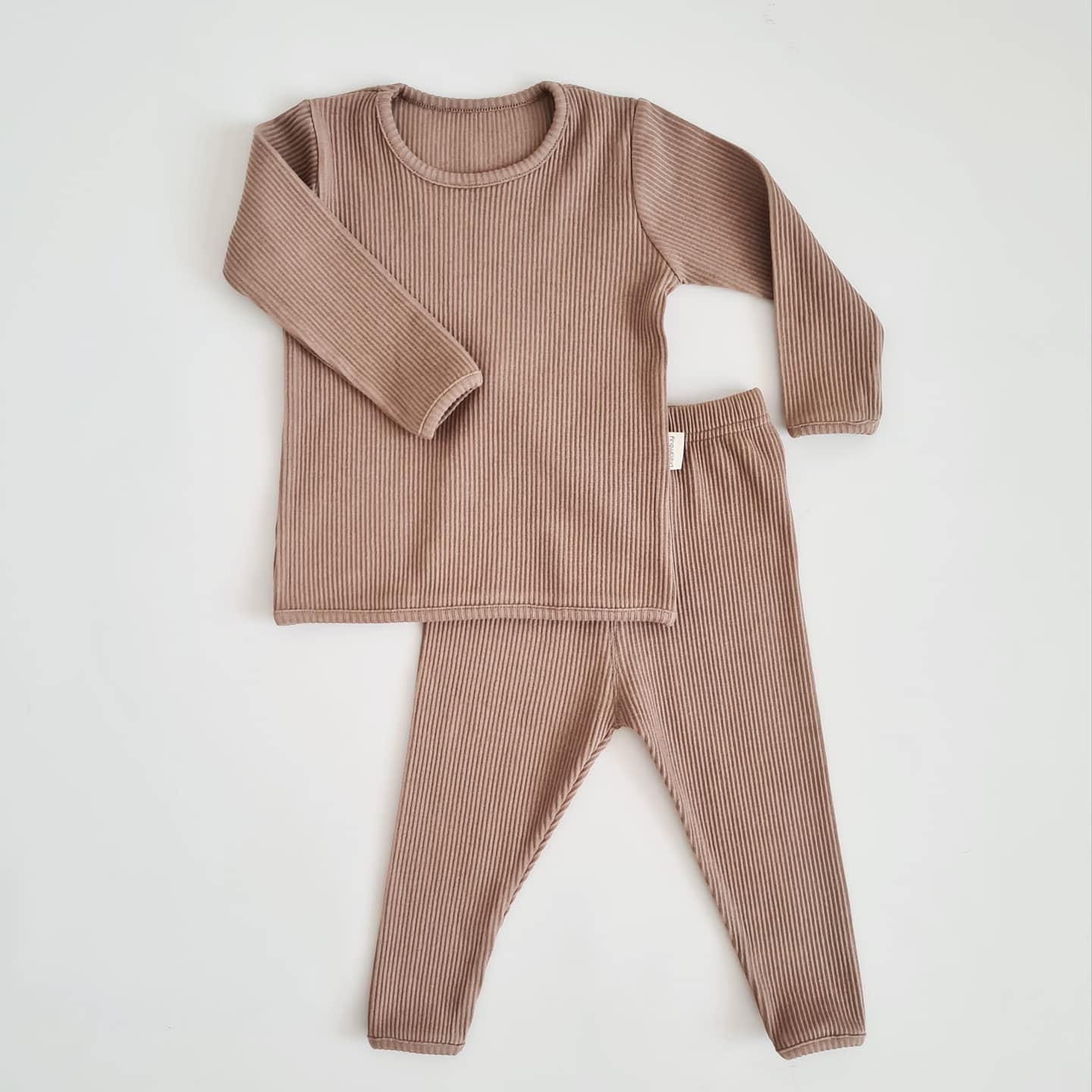 DreamBuy – Großhandel Mama-Kind-Set – Personalisierte Unisex Ripp-Loungewear für Erwachsene, passende Schlafanzüge3