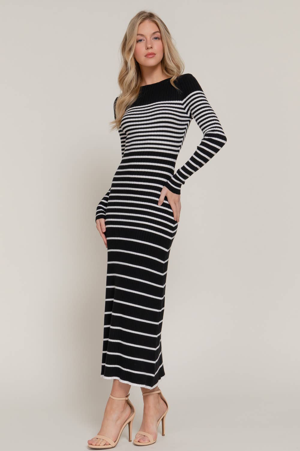 Active Basic | Active USA – Großhandel Kleid – Damen – Langarm-Kleid mit U-Boot-Ausschnitt und halblangem A-Linien-Schnitt mit Streifen.7