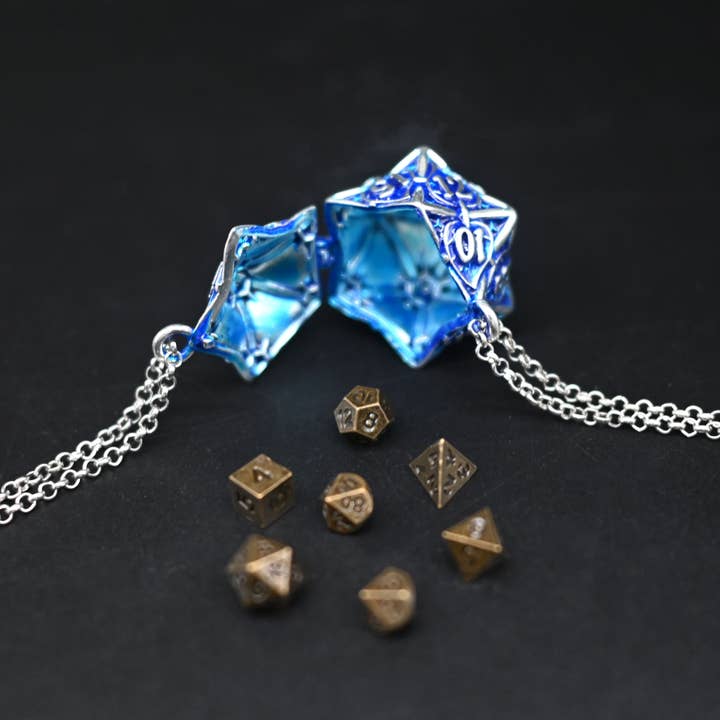 Tabletop Dominion Limited – wholesale Pendant/charm necklace – Leaflock | Ancient Gold D20 Pendant Necklace with Mini Metal Dice1