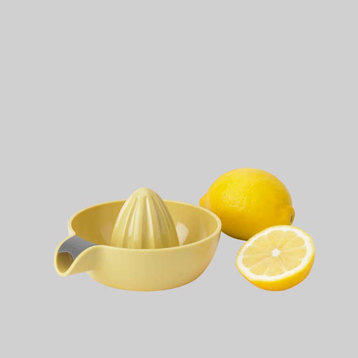 Studio Nordhaven - Wholesale Juicer - JUICY Lemon Squeezer - yellow1