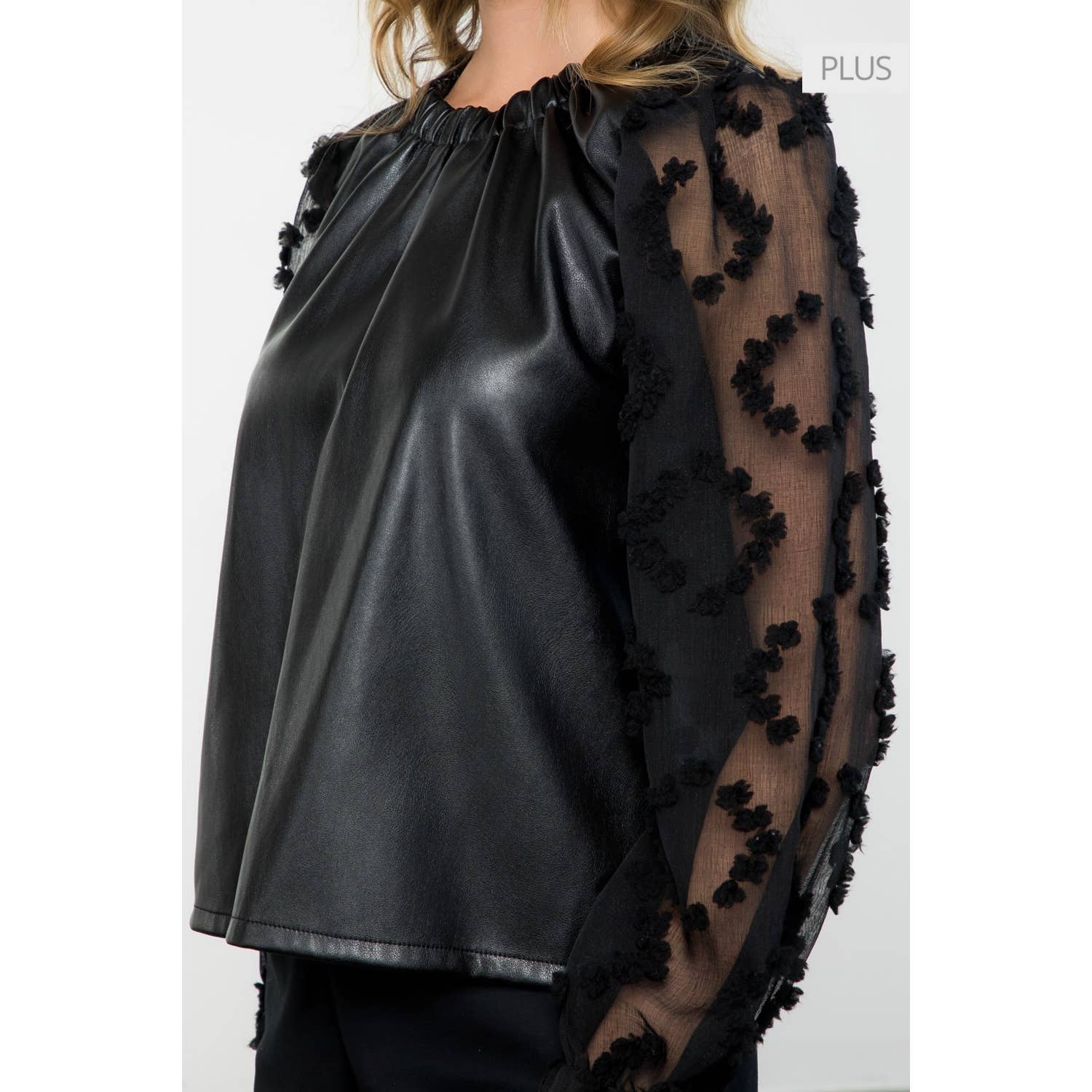 PRETO Top de Couro em Tamanho XL de Média Mista para venda a revendedores na Faire4