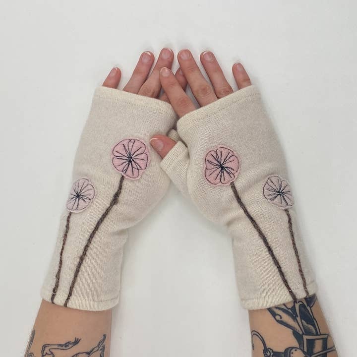 Sardine Clothing Co. - Wholesale Gloves - Women's - Fingerless Cashmere Gloves-Cherry Blossom
