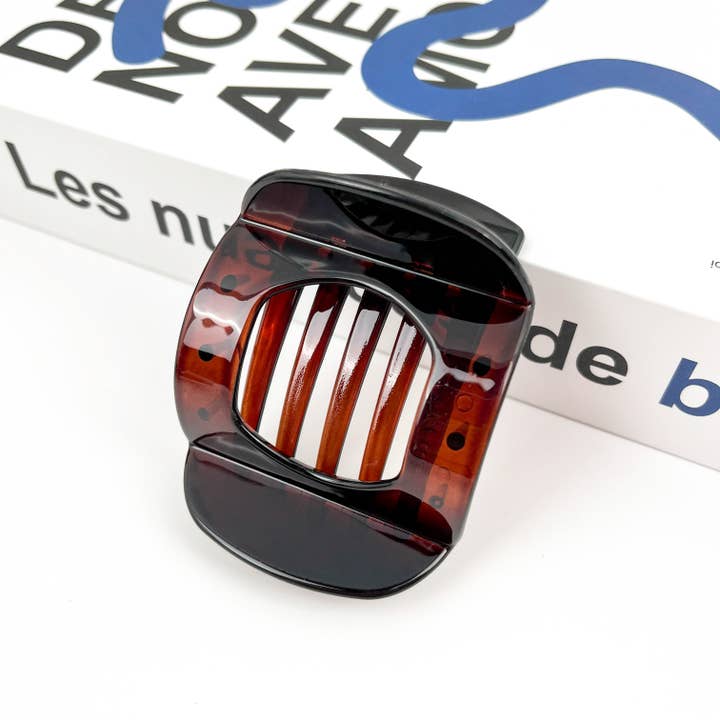 TheDivaSoap - Wholesale Hair Clip - Women's - Flat Round Hair Claw Clip, Autumn and Winter Retro Hair Clip