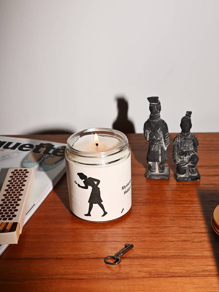 De Nancy Drew Kaars ft. Please Hold Press voor wholesale door James Street Co.