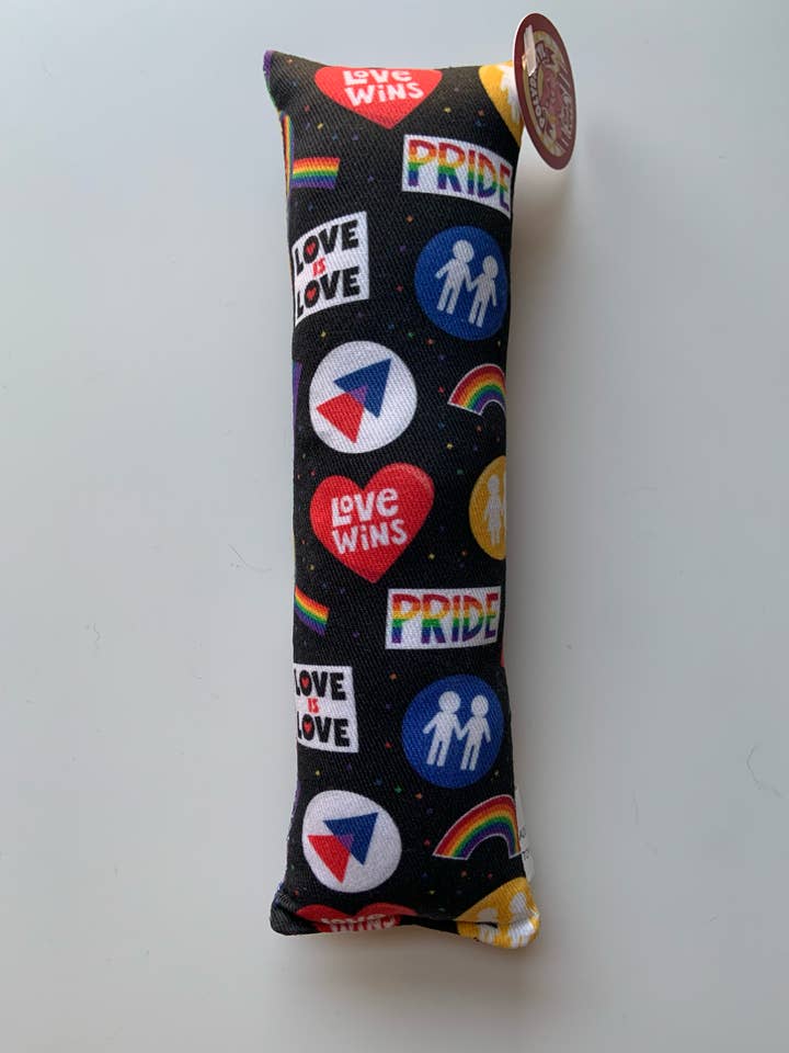 Kærlighed vinder Catnip Kicker Cat Toy for engroshandel hos Polydactyl