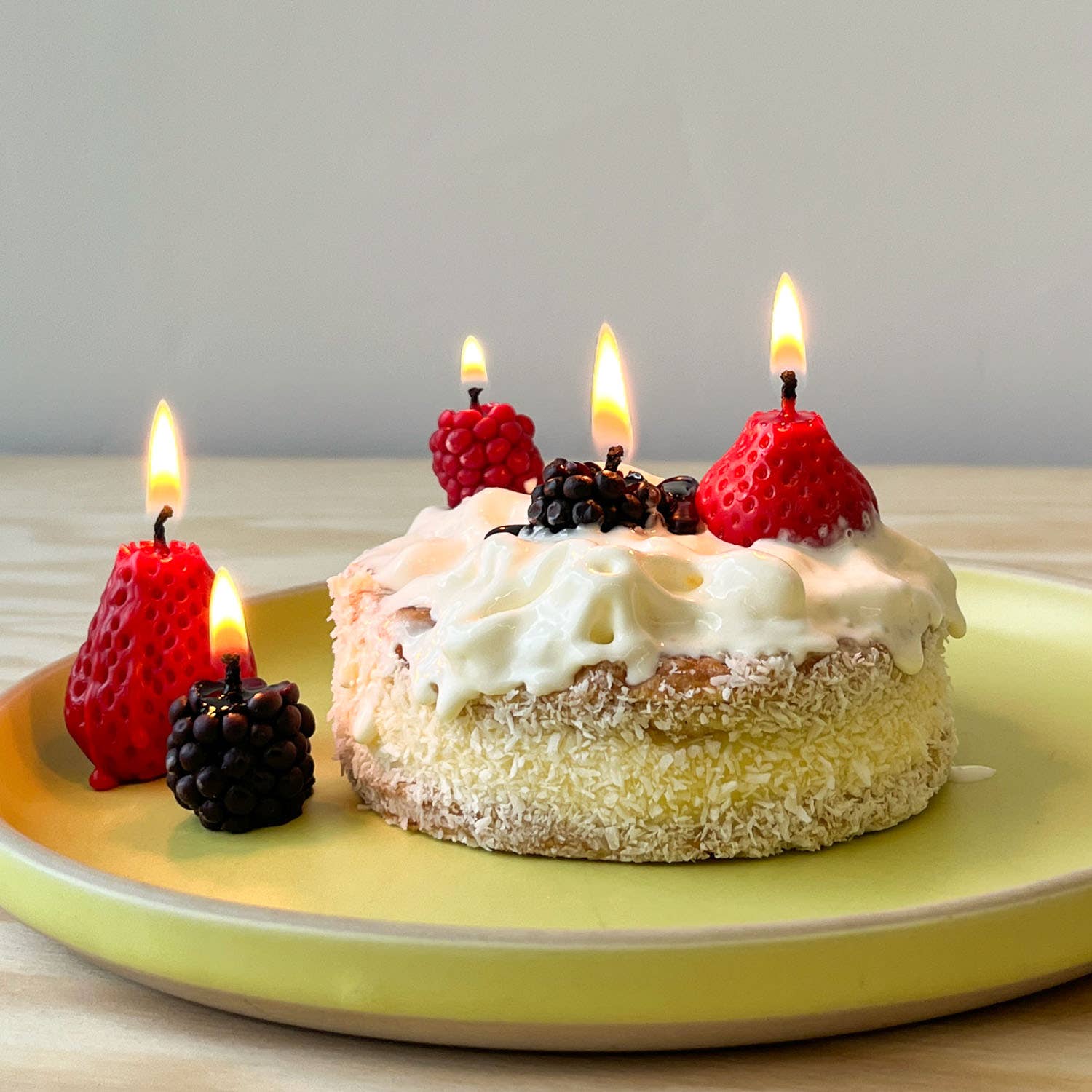 Botanopia - gifts , decor and cards for plant lovers - Wholesale Cake Candle - Candleberries – Berry-Shaped Birthday Candles (Set of 14)3