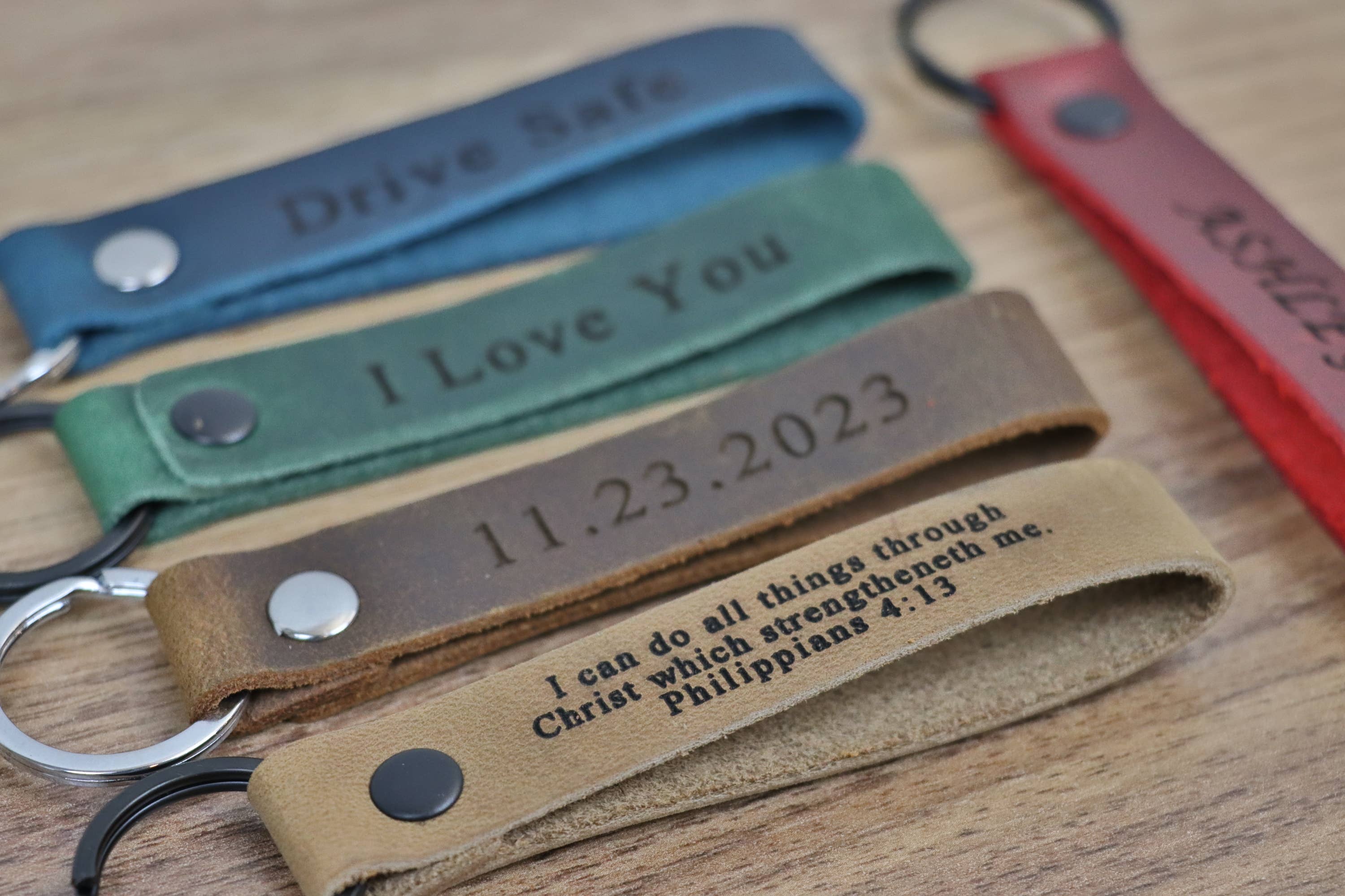 TAMEDUS – wholesale Keychain – Unisex – SLIM LEATHER KEYCHAIN3