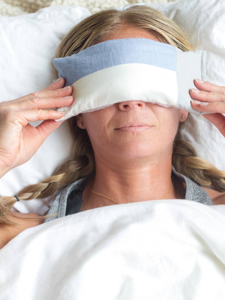 Cuscino per Occhi con Peso per Aromaterapia - Eucalipto e Lavanda per la vendita all'ingrosso da parte di Wildflower Rituals