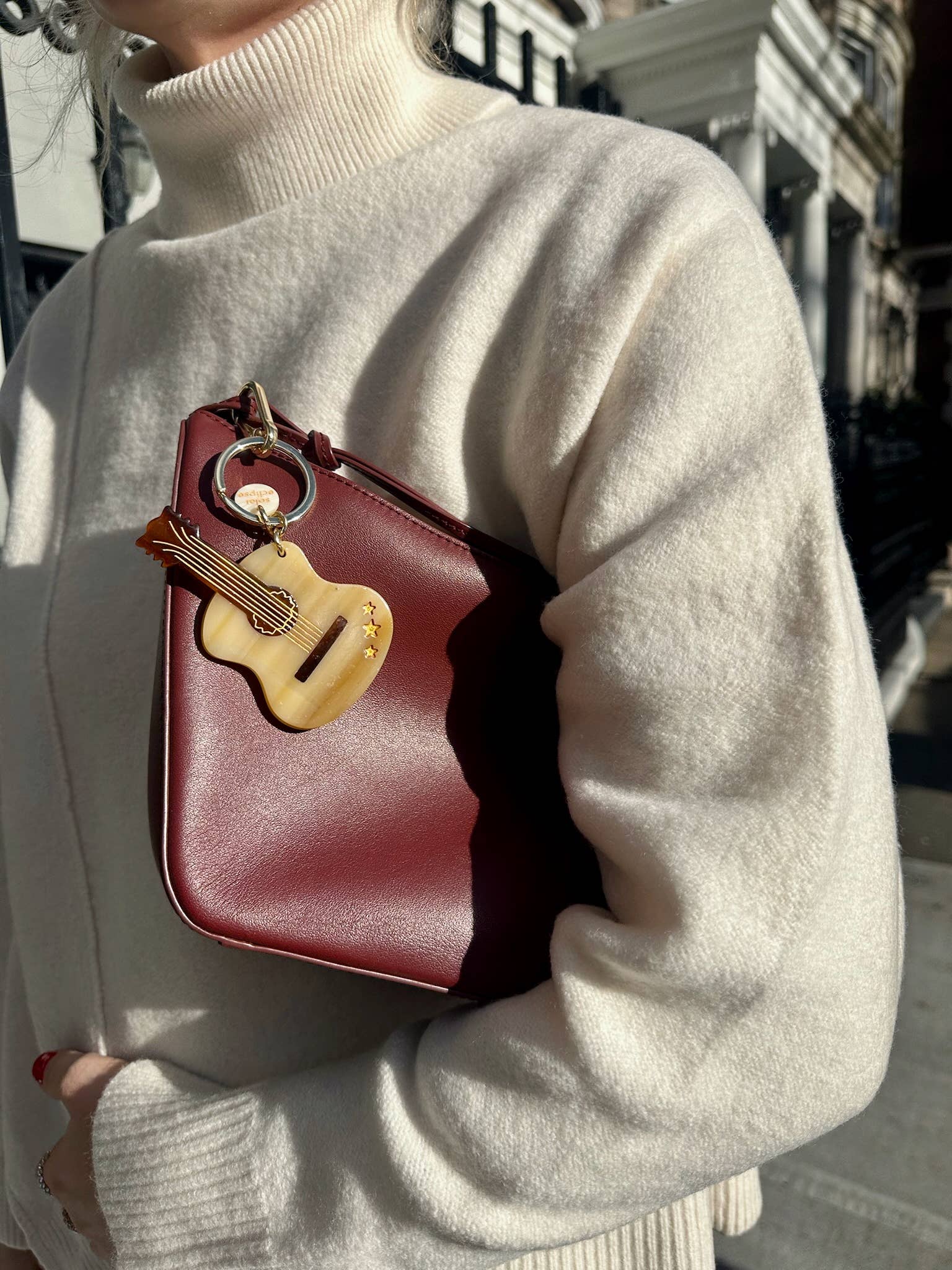 Solar Eclipse - Vente Porte-clés – femme - Porte-clés + Breloque de Sac Guitare Peinte à la Main | Écologique4