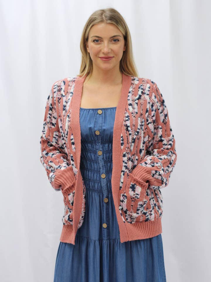 Cardigan à motif tissé confortable pour la vente par Given Kale