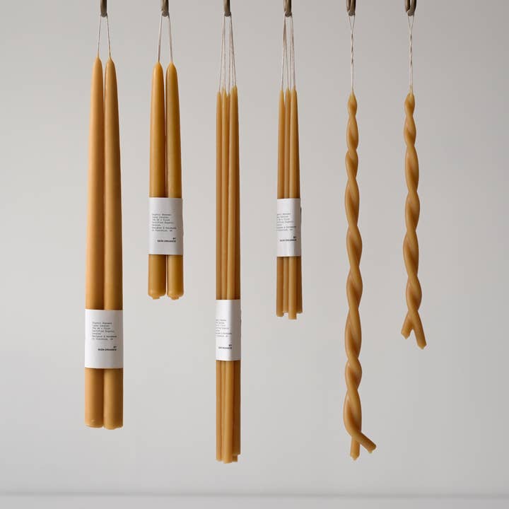 Skär Organics - Vendita all'ingrosso Candele cilindriche/candelieri - Candele immerse a mano in cera d'api biologica (naturali)0