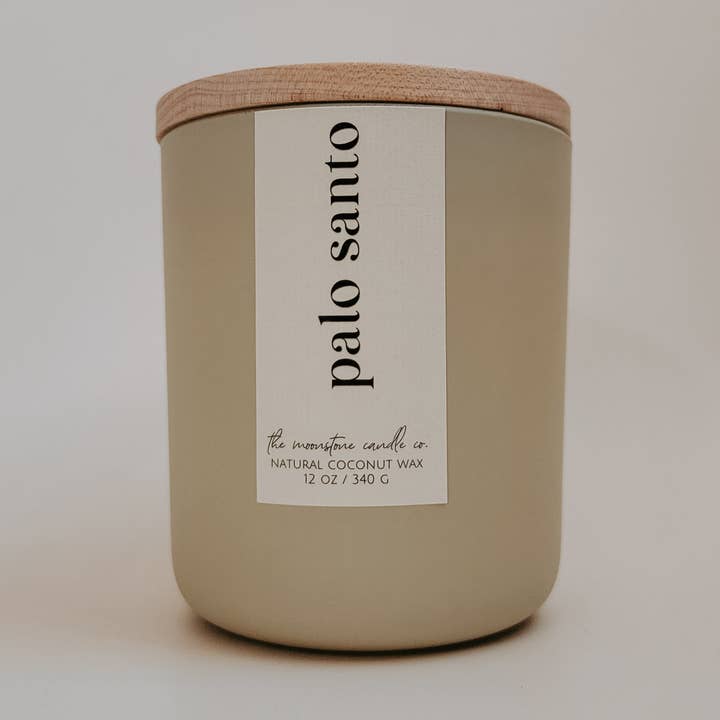 Bougie en cire de noix de coco naturelle au Palo Santo avec mèche en bois pour la vente par The Moonstone Candle Co.