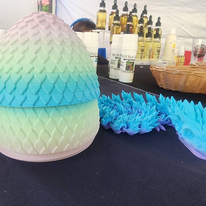 Pastel Colorshift Fidget Dragon con uovo per la vendita all'ingrosso da parte di Crafted Mayhem