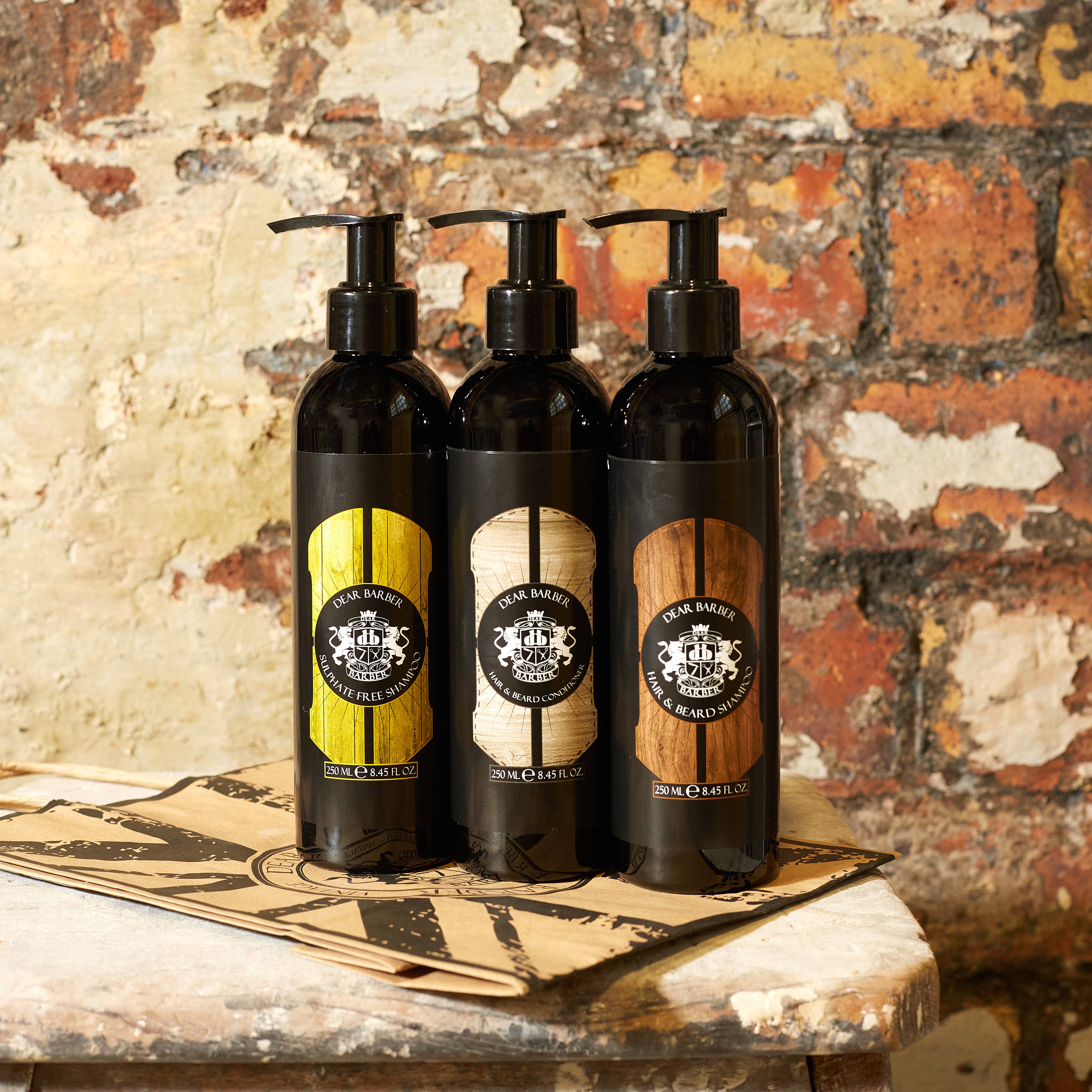 Dear Barber - Vente Shampoings - Shampoing pour cheveux, cuir chevelu et barbe (250 ml)2