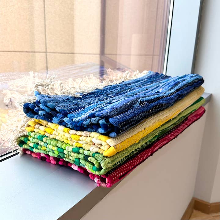 India Handicrafts Inc - Wholesale Area Rug - Fringe Jute Rugs, Assorted Colors, Set of 45