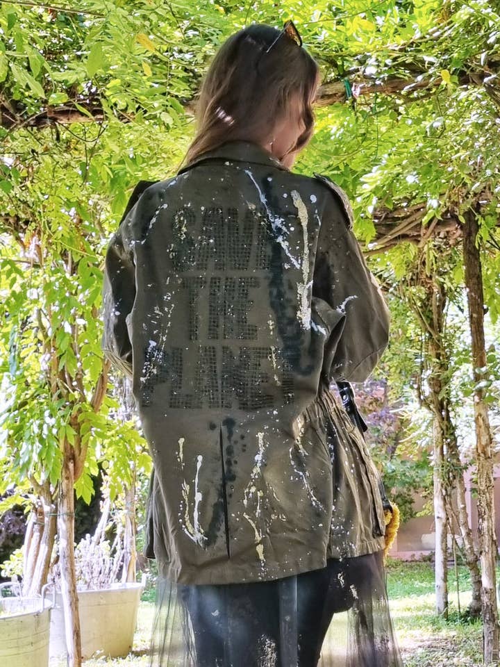apiedinudinelparco - Wholesale Jacket - Women's - UP-CYCLED MILITARY JACKET GLITTER PATCH STREET ART LUX STYLE2