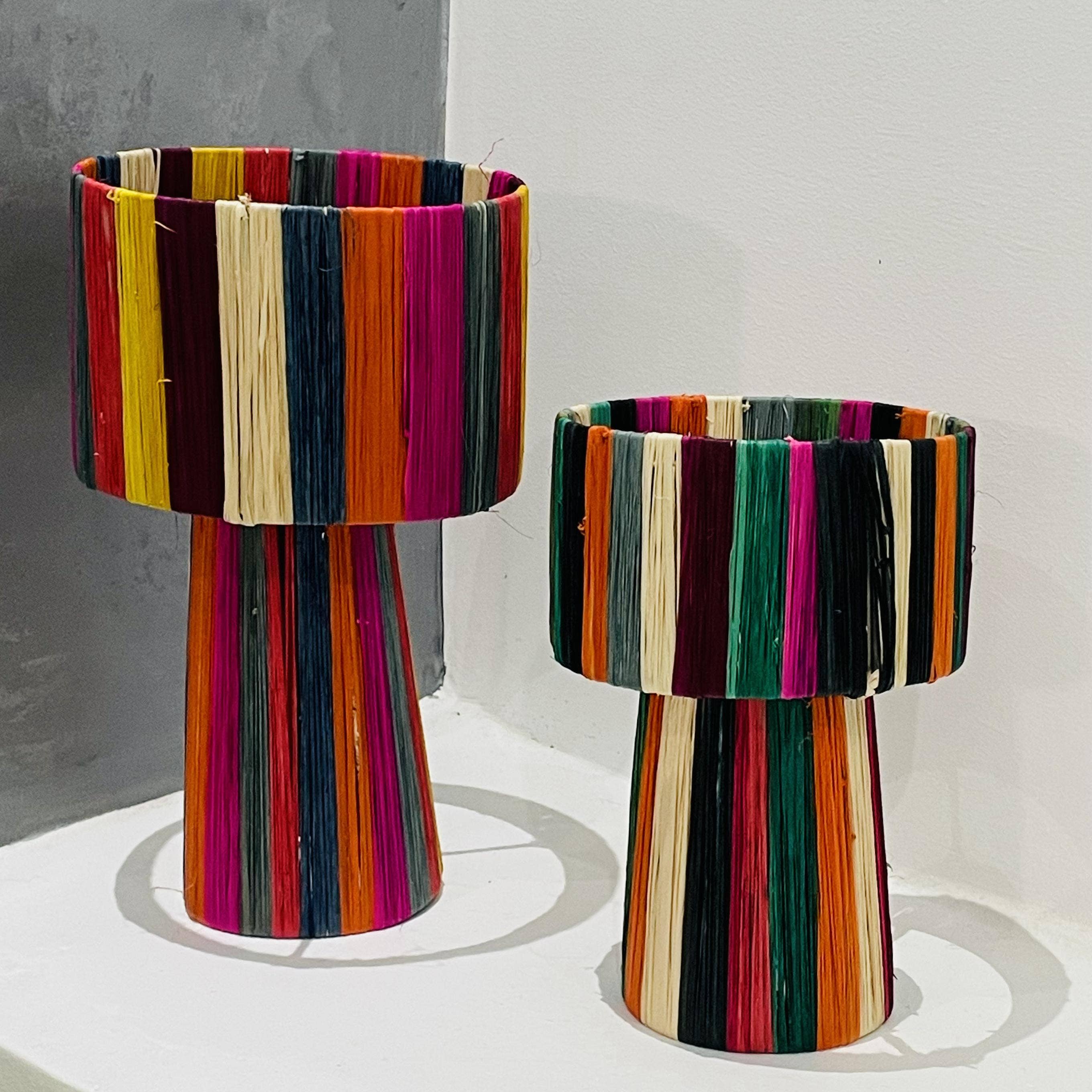 LeBazare - Wholesale Accent/Desk Lamp - Lampe de table en raphia rayée multicolore faite à la main, lampe marocaine2