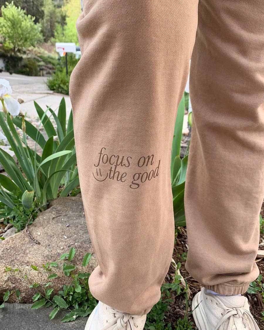 Rad Vibes Only - Vendita all'ingrosso Completo loungewear - Donna - Concentrati sul buon set abbinato: felpa con cappuccio e pantaloni sportivi Smiley4