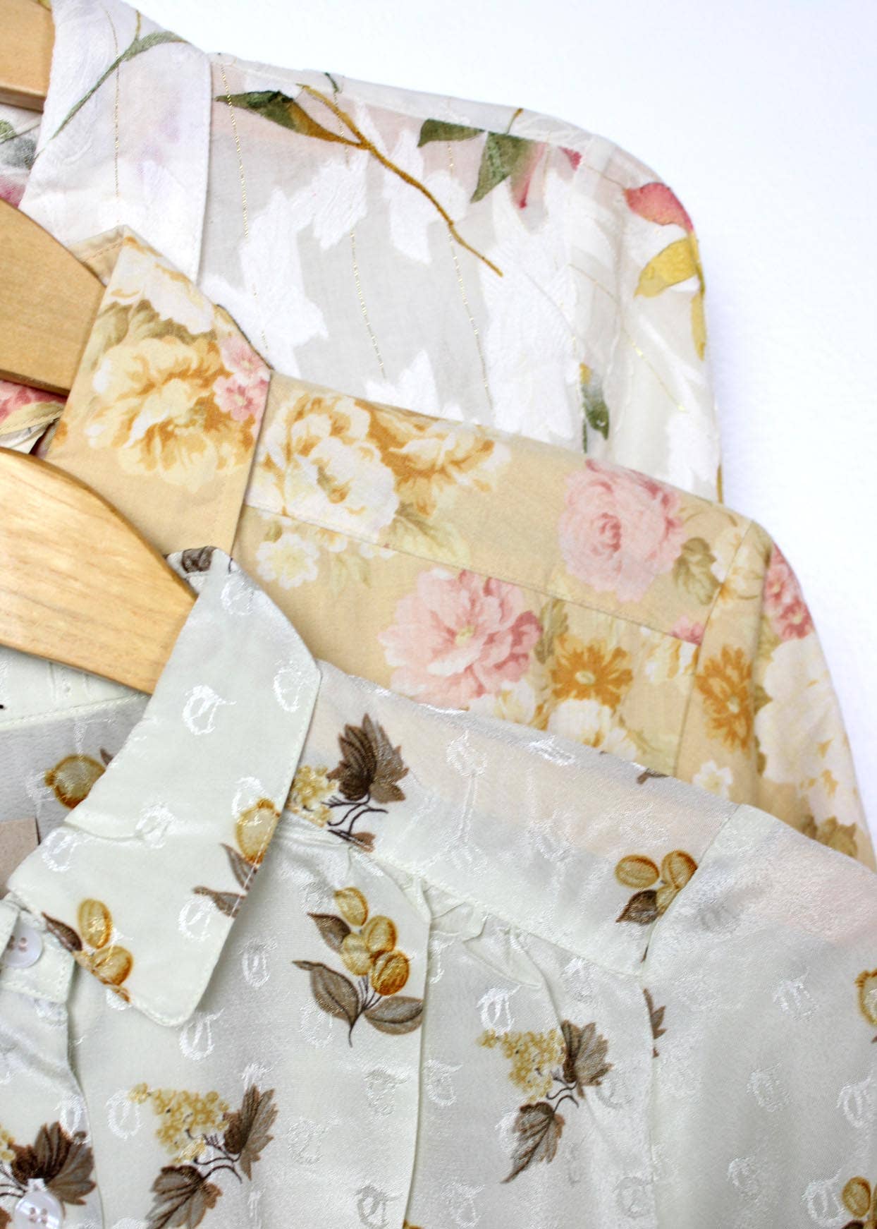 Sun's Out! - Vendita all'ingrosso Camicetta - Donna - Blusa a maniche lunghe con bottoni di seconda mano - Originale35