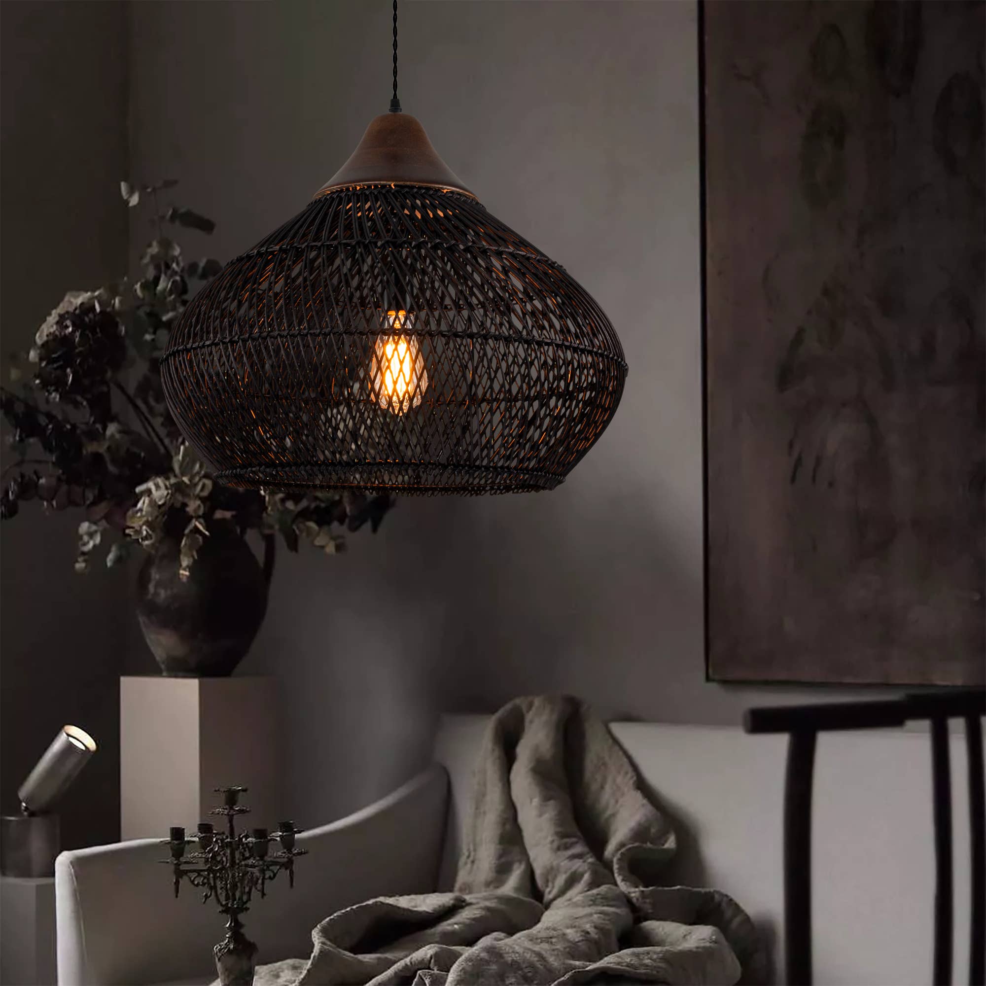 Noir Mat Grande lampe suspendue en rotin Coastal, plafonnier noir mat en vente sur Faire2