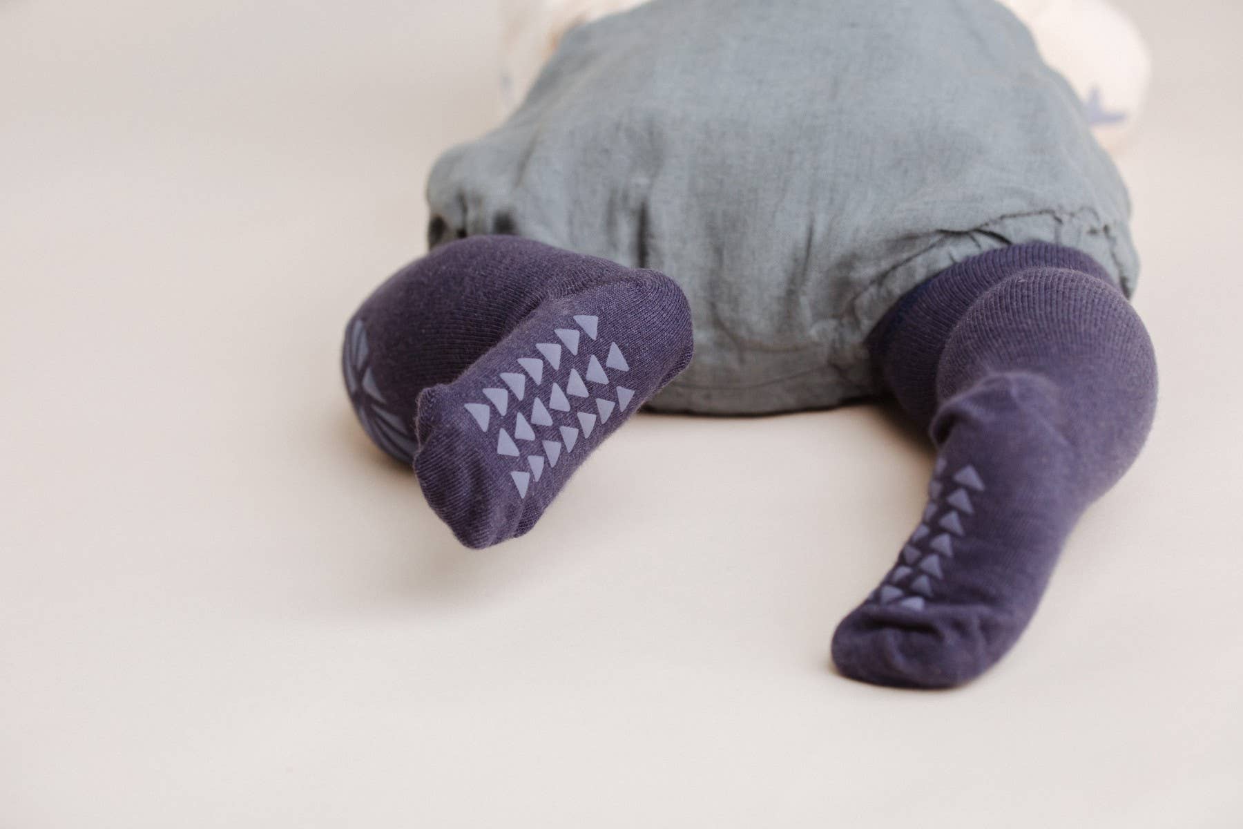 Olie the Curious - Wholesale Tights - Kids - Underwater Adventures Crawling Tight7