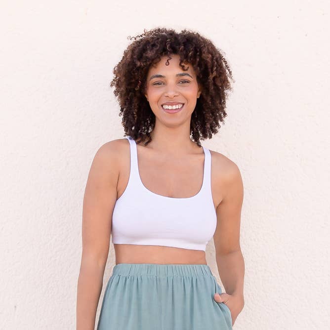 Sujetador doble capa Carmen de material elástico certificado por GOTS. para venta al por mayor de Jaya