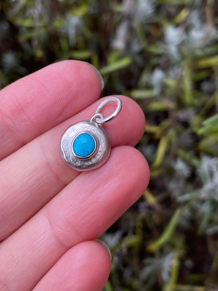 Charme en argent recyclé 2 pour la vente par Nordic Pine