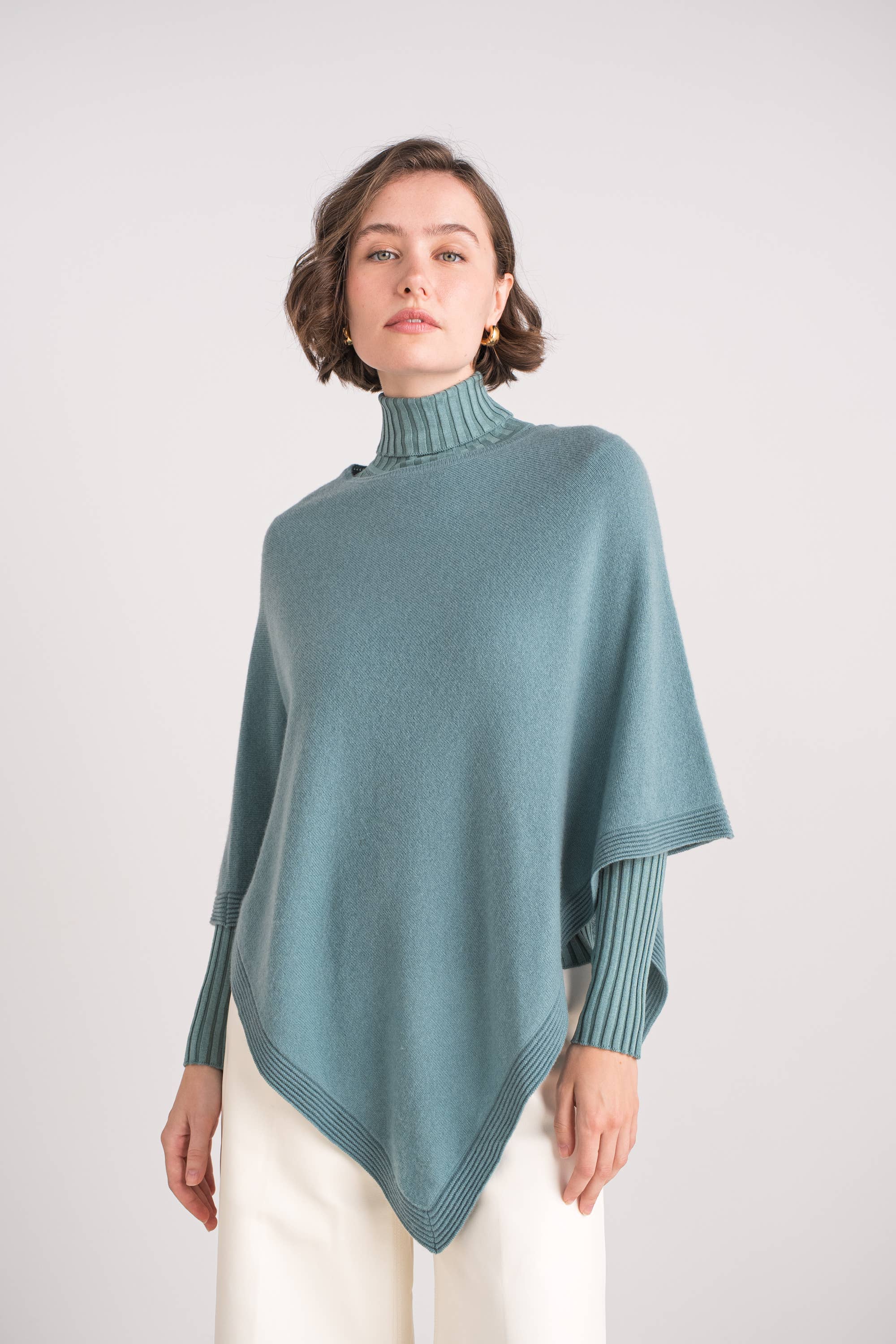 jw.atelier - Wholesale Poncho - Women's - 100% cashmere poncho15
