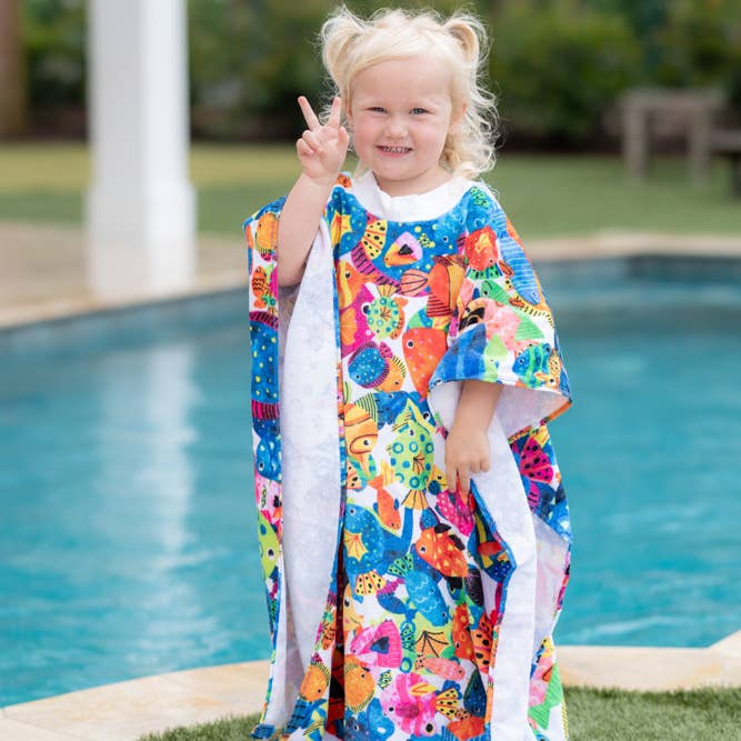 Serviette de plage portable, serviette poncho, serviette pour enfants, pull pour la vente par Tee Tops, LLC