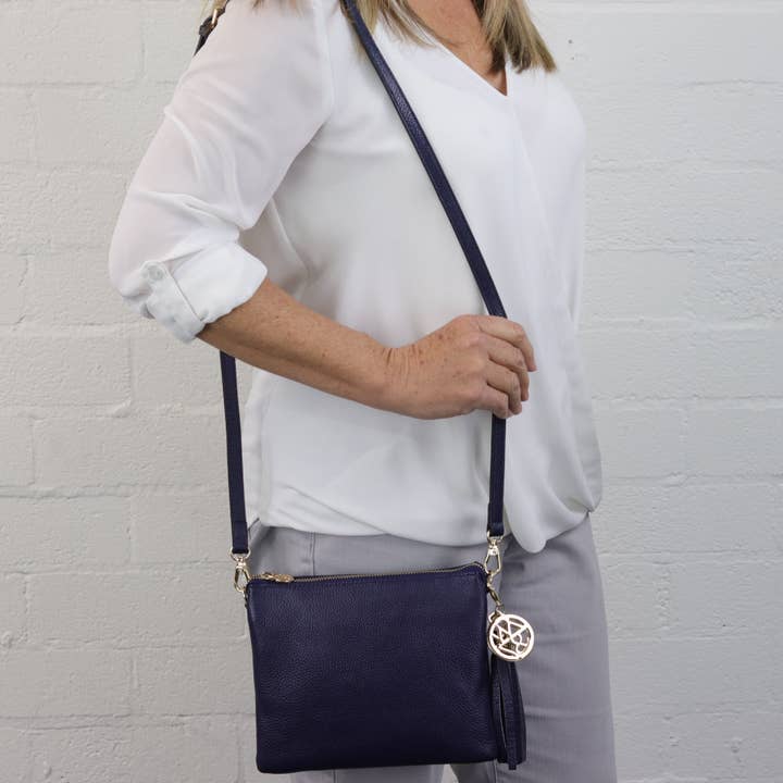 Willow & Zac - Wholesale Crossbody bag – Women's - Tara Navy Leather Crossbody5