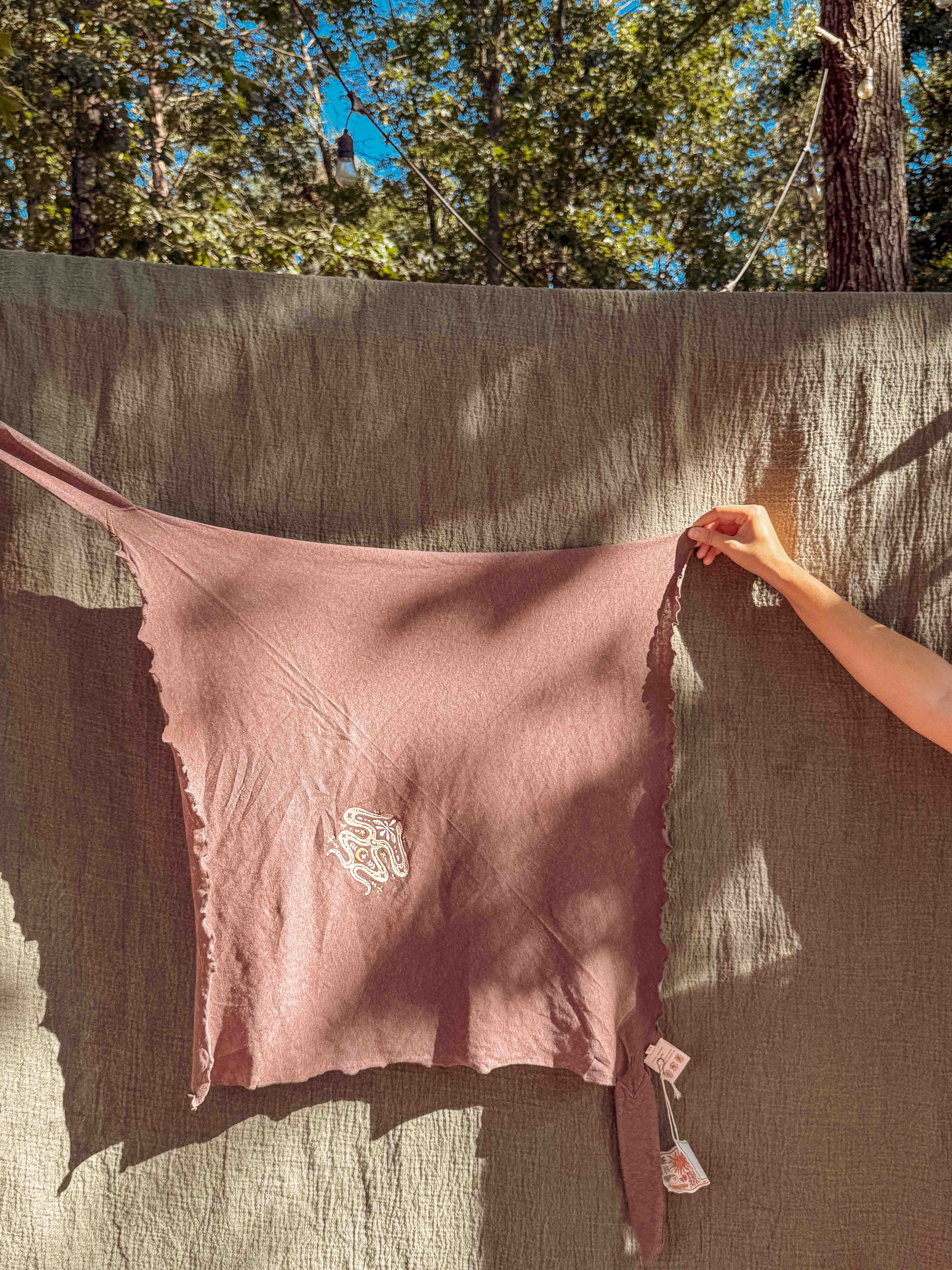 Gardenbelle Shop – Blusa - Mulher por atacado – Top Bandana Serpente Orgânica, Bandana XL Serpente Lua Boho em Cânhamo19