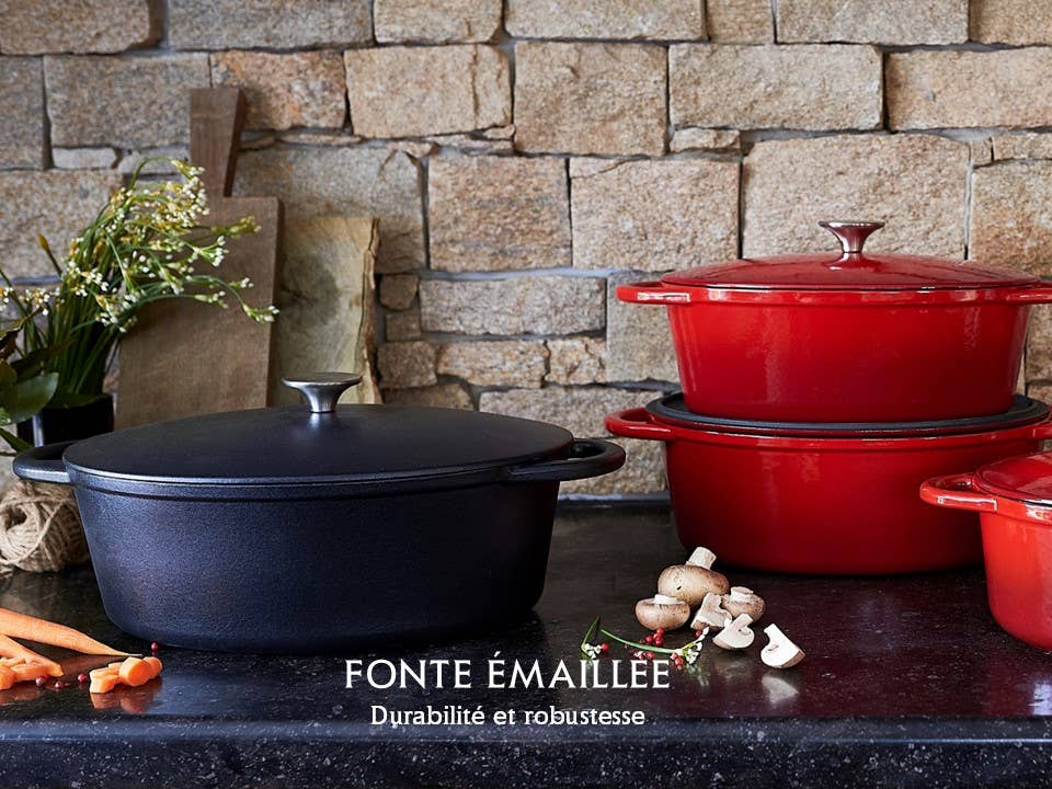 Round Cast Iron Dutch Oven Matte Black 26cm With Lid - Black Interior for wholesale on Faire2