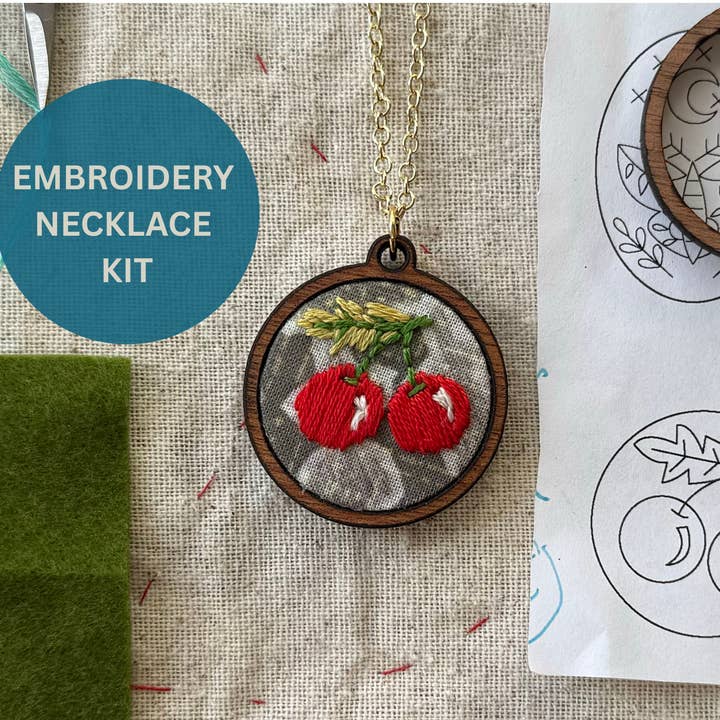 Kit de broderie collier cerises pour la vente par Rikrack