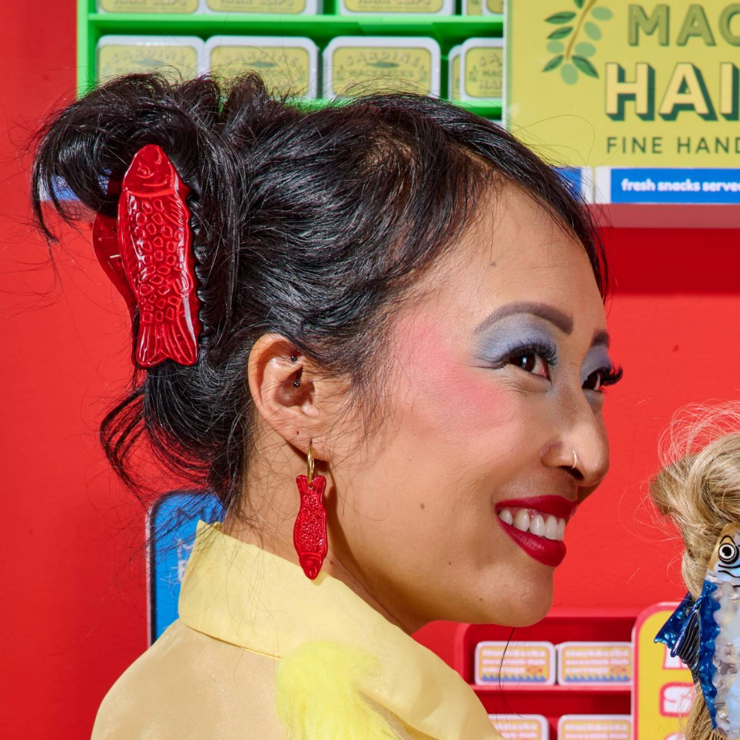 MackBecks - Wholesale Hair Clip - Women's - Sweetish Fish Hair Claw Cherry1