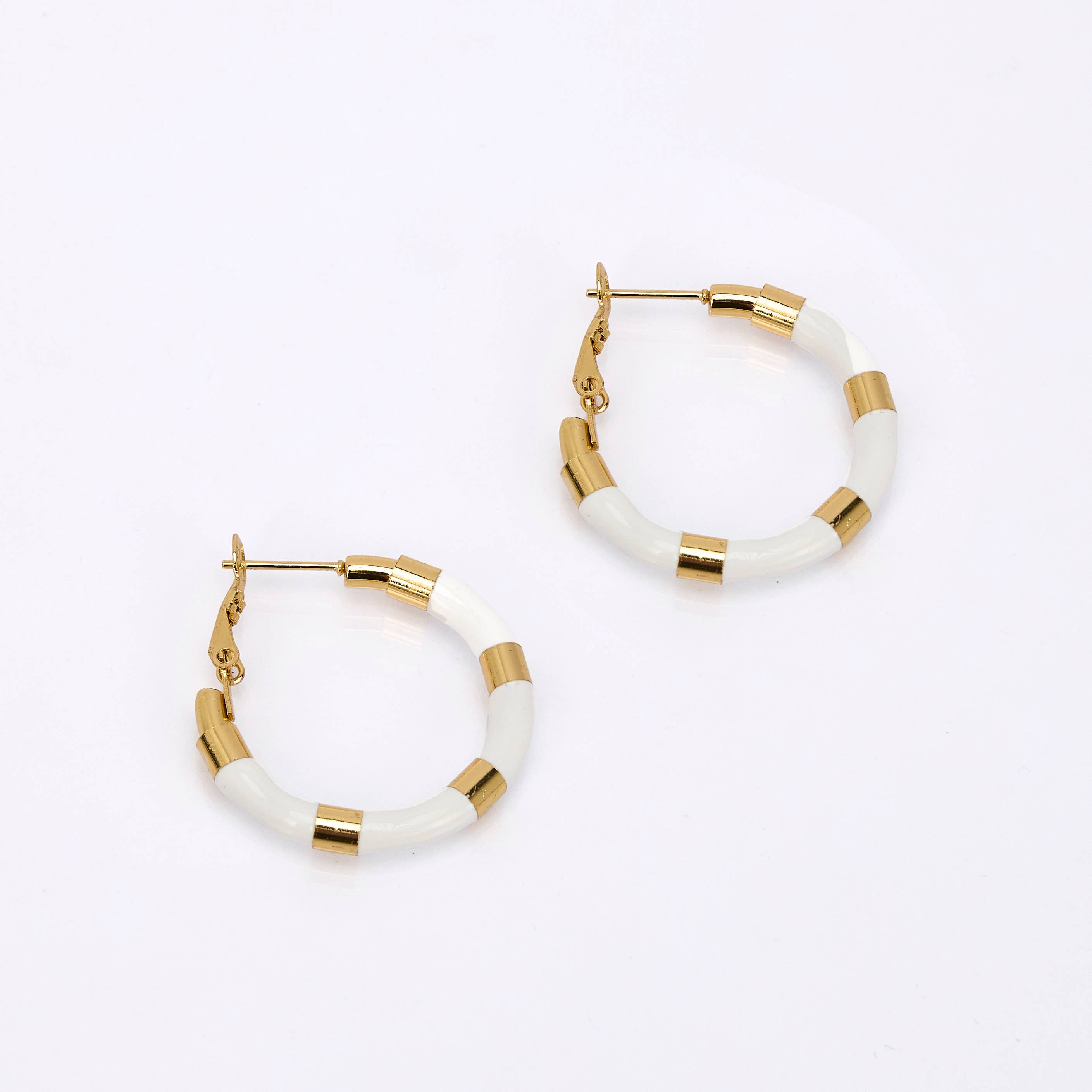 By Sookay - Vendita all'ingrosso Espositori e vetrine per gioielli - Espositore per orecchini a cerchio smaltati in acciaio inox4