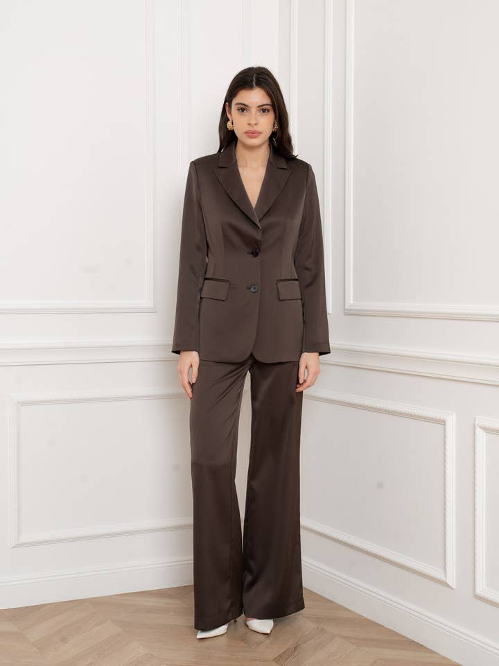 Taillierte Satinjacke für den Großhandel von Attentif Paris